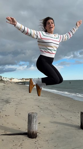 Clare Dill•Ms. Booksy on Instagram: "🍂October Rewind🍂 Wow, what a month!! 🍁 fall park days 👰🏼 sisters rehearsal dinner + wedding 💛 family in town 🎃 carving pumpkins 👯‍♀️ friend time 🌊 getaway with hub not pictured: school runs, Sports and activities and working full time 😵‍💫"