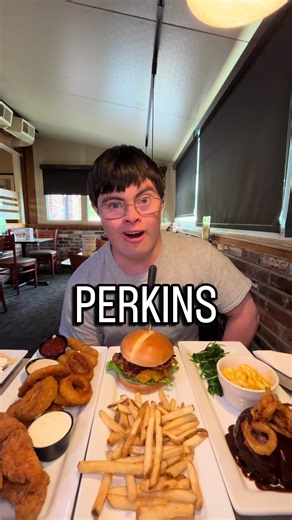 Perkins Restaurant & Bakery mukbang review
