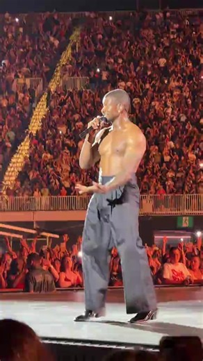 Usher giving his concert confessions in #Toronto 👞 👞 #UsherRaymond #TheRandBTour #TeamUsher(MP4)