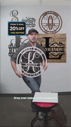 Circle Vine Full Name Personalized Decor - Metal Circular Design with Vine Motif & Custom Name Engraving for Home or Office Decoration