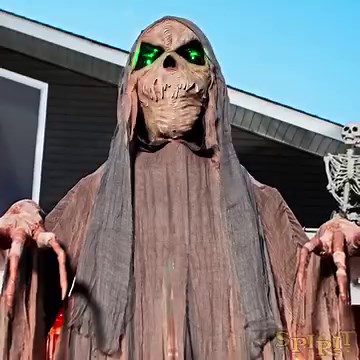 Enter if you dare has taken on a whole new meaning. Get your hands this Thresher Walkthrough animatronic now: https://bit.ly/3rWiJ6e | Spirit Halloween