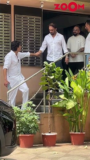 Chunky Panday Leaves Cremation Ground After Paying Respects #shorts #chunkypanday