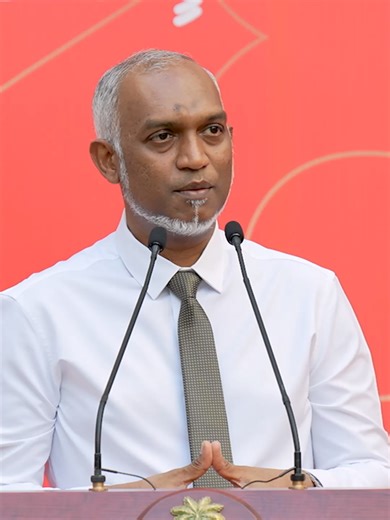 ވަށާޖެހޭގޮތެއްގައި ތަރައްޤީ އެއްވަރަކަށް ޑިސްޓްރިބިއުޓް ކުރުމަށްޓަކައި، އަޅުގަނޑުމެންގެ މަސައްކަތްތައް ތަރުތީބުކުރެވިގެން ހިނގަން ފަށާފައި މިއޮތީ. އިރާދަކުރެއްވިއްޔާ އެ މަގުން ކުރިއަށް ގެންދާނަން - ރައީސުލްޖުމްހޫރިއްޔާ #Maldives