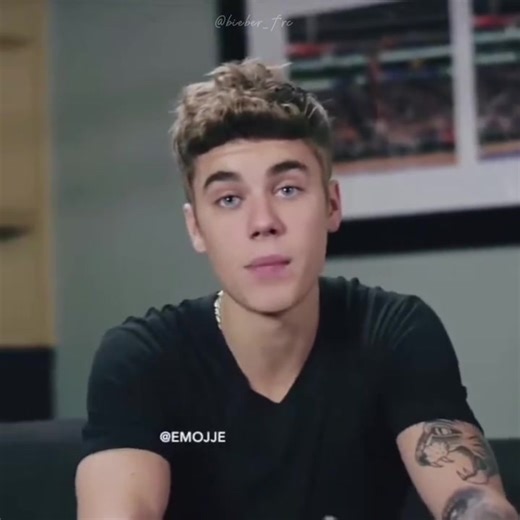 Mesmerizing Blue Eyes: Justin Bieber's Stunning Gaze