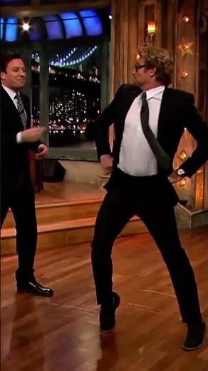 Simon Baker dancing with jimmy. #jimmyfallon