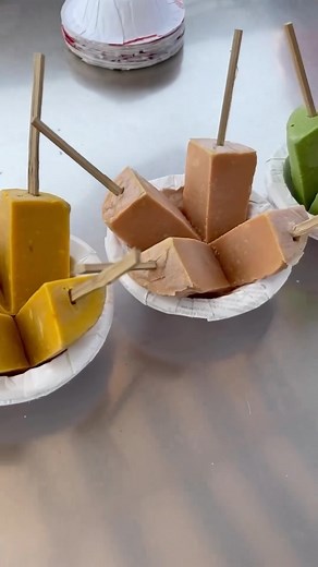 727K views · 5.6K reactions | Salute to their hardwork, practice & the precision of filling up those containers.  THEY ARE JUST AMAZING. ❤️ I need to send them something….if insta families can locate them.  | Chef Vikas Khanna | Facebook