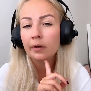 Arvomme kahdet vallankumoukselliset Nuraphone-kuulokkeet (arvo 399 €/kpl)! 🎧👏 Kolme täysin erilaista musa-alan ammattilaista otti testiin Nuraphone-kuulokkeet – toinen testaajamme on Radio Rockin juontaja Paula "Paukki" Rinta-Kanto. Videolla Paukki fiilistelee kokemuksiaan Nuraphoneista ja laittaa haasteen eteenpäin seuraavalle testaajalle. Tsekkaa video ja kerro kommenteissa, mikä Paukin testaamista ominaisuuksista olisi sinulle osuvin. Edellisellä videolla toivomamme 10 000 katselukerran raj