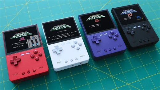 全新吹米 TrimUI Brick 竖版开源掌机各颜色对比 | 作者 Retro Game Corps | 机翻中字