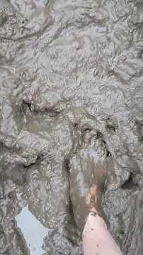 A very fun moment barefoot in the thick mud 👣#barefootnature #barefootmud #barefooter #barefootlife