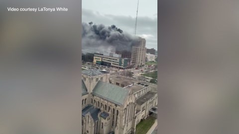 Viewer video of Large fire reported at historic Maccabees Building at Wayne State University