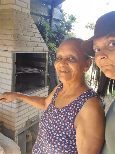 Quantas curtidas ela merece galera mamãe torando café ☕️ cultura raiz vejam#cultura #cafetorado#pilao #natureza