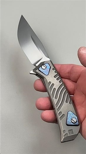 A CKF M398 Ummu Dalawa knife is unique & cool. It’s a big boy!