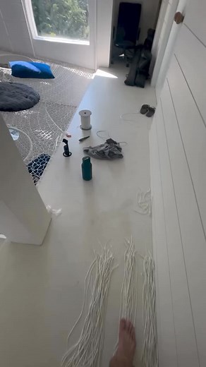 Yes or No?🤔📸 by @kris.durae #treenet #treenetwillys #indoornets #hammock #treehouse #installation #tomandjerryhouse # relax #instagram #white #asthetic #custom #design #elevate #art #travel #diy | Kiến Trúc Blog - Architecture & Design Ideas