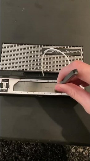 How to play popular stylophone song