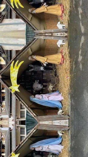 Oggi visita al presepe di Lavena Ponte Tresa con persone ad altezza naturale #Natale #presepe | Gabriele Tromboni