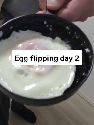 Egg flipping day2 #cooking #eggflip #friedegg #fyp