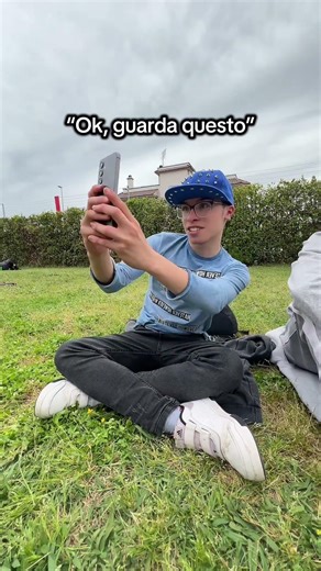 iPhone vs Android 😂 #romics