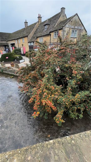 Nestled in the heart of the Cotswolds, Bourton-on-the-Water is a picturesque English village celebrated for its tranquil river scenes, elegant stone bridges, and quintessential countryside charm. Often referred to as the “Venice of the Cotswolds,” this idyllic destination attracts visitors from around the world who come to enjoy its beauty, heritage, and relaxed village atmosphere. #bourtononthewater #autumnvibes #visitgloucestershire #virals | Europe attractions