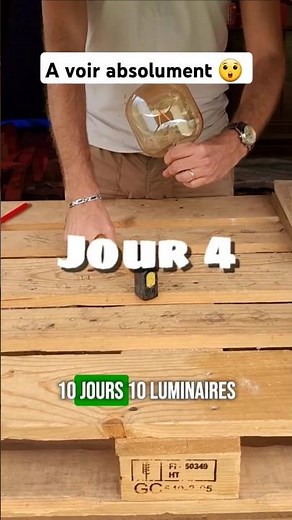 Lampe décorative en bois de palette #diy #luminaire #lumiere