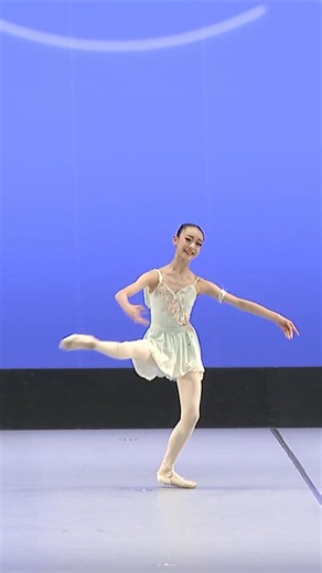 BEAUTIFUL Legs!