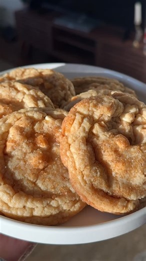 Bake With Kiks on Instagram: "Your sign to make these white choc & butterscotch miso cookies!! 🤩 #austintexas #bakinginspo #butterscotch #cookierecipe"