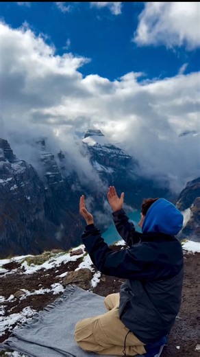 Джаан🎧 on Instagram: "Dua🤲🏻📿 Аъузу биллаҳи минаш-шайтонир-рожийм. Бисмиллаҳир-роҳманир-роҳийм. Алҳамдулиллаҳи роббил аъламийн, вас-солату вас-салааму аълаа набиййинаа ва имааминаа ва қуддатина ва қуррату юунинаа Муҳаммад, ва аълаа аалиҳи ва асҳаабиҳи ажмаъийн. Аллоҳумма, ла саҳла илла ма жаъалтаҳу саҳла, ва анта тажъалу ҳазна иза шиъта саҳла. Роббий, яссир ва ла туъассир. Роббий, таммим бил хойр. Роббишроҳли содрий, ва яссирли амрий, ваҳлул уъқдатан миллисооний, яфқоҳуу қовлий. Аллоҳумма, аъ