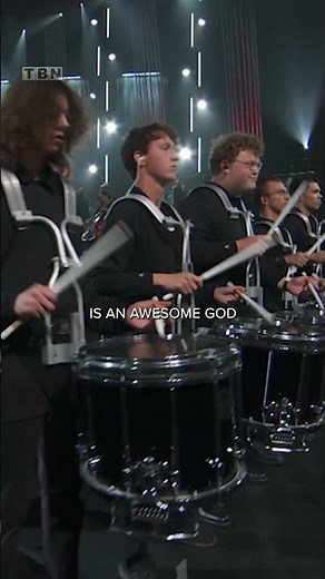 Micheal W. Smith sings “Awesome God” 🙌