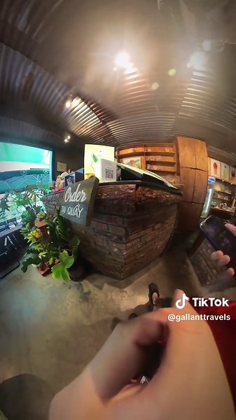 Paying with QR Codes in Vietnam: A Traveler's Guide