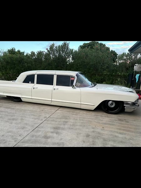 Reviving the Cadillac Fleetwood: Bagged Limousine