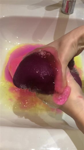 Complete suds overload 🫶🫧🧽 #suds #asmr #cleantok #spongesqueezing #fyp