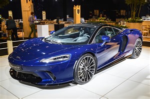 The 2021 McLaren GT Handles Like a High-Powered Lotus Around Corners