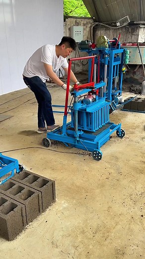 #builingahouse #brickmakingmachine #hollowbrickmachine #blockmakingmachine #cementbrickmachine