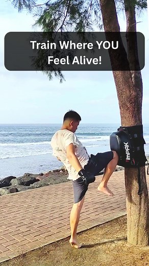 Experience the ultimate freedom and versatility in martial arts training! Level up your striking skills on YOUR terms—anytime, anywhere—with ImPAK's portable backpack punching bag. ✅ Ultra-portable and easy to set up—perfect for outdoor sessions or training on the go 🎒 Features a 12L expandable compartment to carry all your training essentials 🤼‍♀️ Great for training solo AND partnered/coaching sessions 🥊 Built with premium materials and hardware for unmatched durability 🏋 Add weight plates 