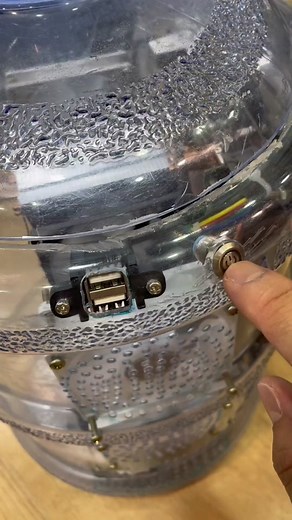 Bình nước lọc độc lạ trong Case PC | Vỏ máy tính độc đáo