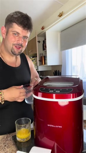 Easy-to-Use 2.2L Ice Maker for Home