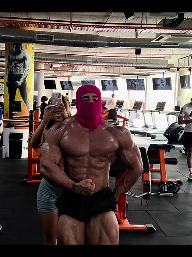 Mastering Shizzy's Gym Poses: A How-To Guide