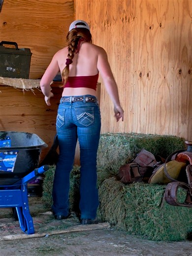 Red Farmgirl (@red.bush.bushing)’s videos with original sound - Red Farmgirl
