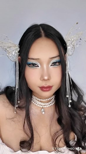 Egshiglen Zvrh on Instagram: "Ашигласан бүтээгдэхүүнүүд 1. Ireneda mask - Vitamin C brightening mask 2. Focallure pore-minimize primer 3. Focallure setting spray 4. Ireneda soft matte foundation 5. Focallure concealer 6. Focallure contouring cream 7. Focallure soft blush cream 8. Focallure oil-control powder 9. Focallure blooming flowers series palette 10. Focallure liquid glitter 11. Ireneda bubblegum blush"