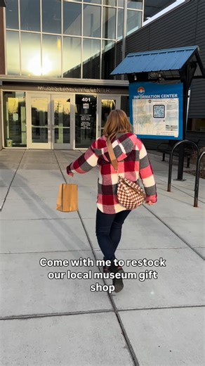 Small business restock time 🥰 Let’s restock my local museum gift shop with custom souvenirs that show off the adorable charm this small town has to offer 😊 We love that these gifts are enjoyed by both local and traveling customers to bring a small slice of local fun into their homes. Does your local town have merch?? . . . . #moseslakewa #pnwsmallbusiness #shoplocalsupportlocal #smalltownlife #womanownedsmallbusiness | Roots & Routes Magnets