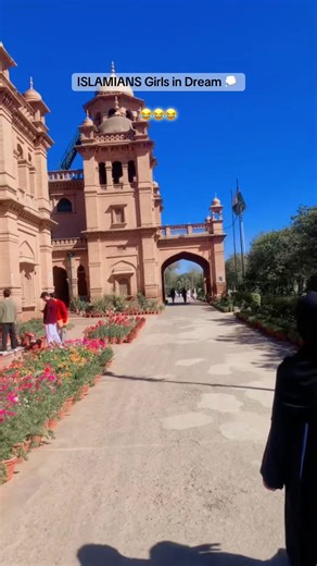 #Mentinislamiangirls Da jinnnah wala kho kabaryan dyy pa naseeb😂