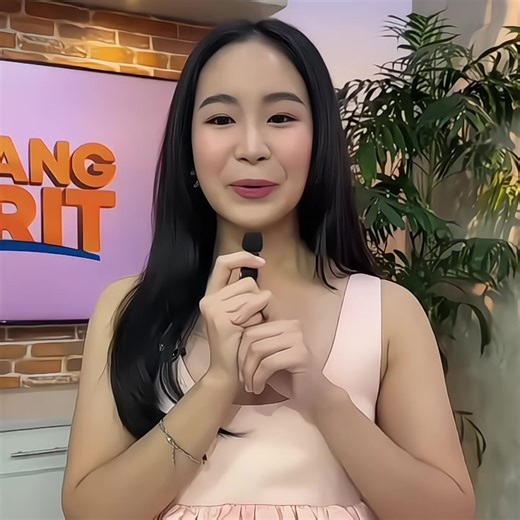 Exploring the iPhone 17 Features with Caprice and Krystal