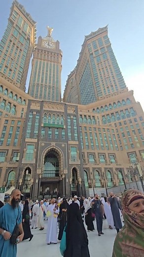 ♥️♥️💚 Day and night view of the Royal Clock Tower #makkah #today #mekah #umrah #zamzamtower | Makkah & Madinah