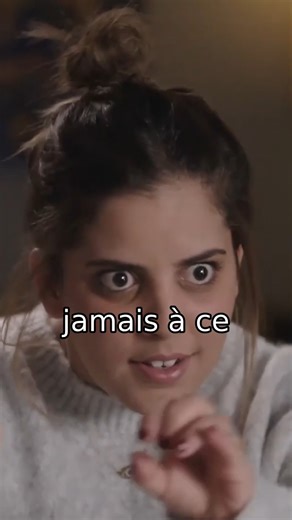 Inès Reg revient sur sa passion pour l’humour et sur sa mère qui lui offrait des places pour le Jamel Comedy Club ! | Purepeople.com