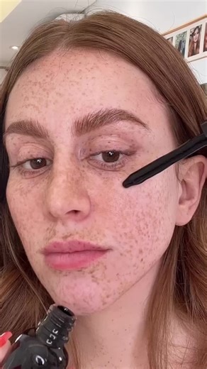 1.9M views · 11K reactions | Tira o Face Tint @marimariamakeup da minha mão! Estou obcecada por colorimetria!! Sério, estou achando o subtom perfeito para minha pele! ————————————Take this Face Tint from @marimariamakeup out of my hands! I'm obsessed with colorimetry!! Seriously, I'm finding the perfect undertone for my skin! | Mari Maria Makeup | Facebook