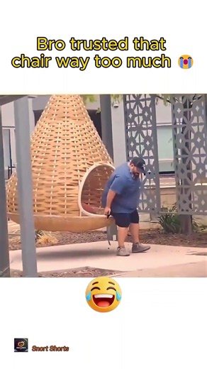 The chair gave up immediately 😭💀