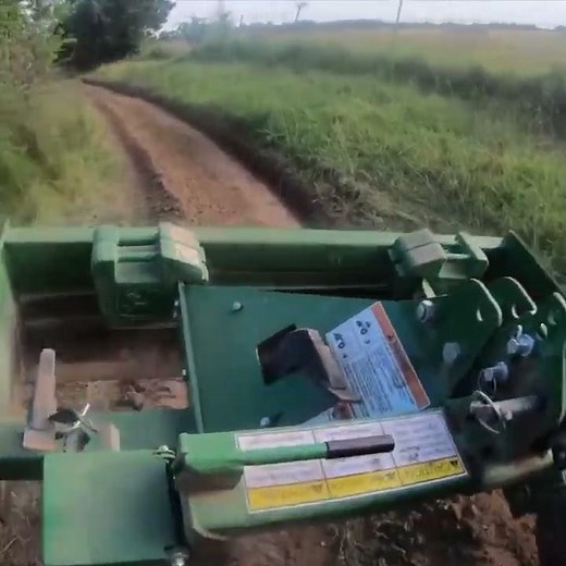 Digging a Trench with a Box Blade #johndeere #boxblade #farmlife #tractor #homestead #farmequipment