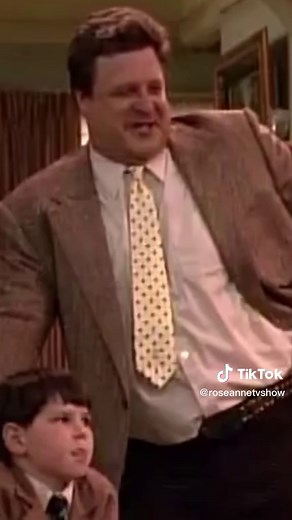 Season 1, Episode 7 #roseanne #roseannebarr #roseannetvshow #roseanneclips #roseanneconner #danconner #johngoodman #tvshow #funny #comedy #throwback #fyp #foryou