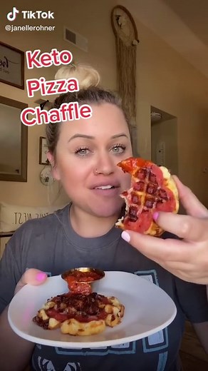 Delicious Keto Pizza Chaffle Recipe
