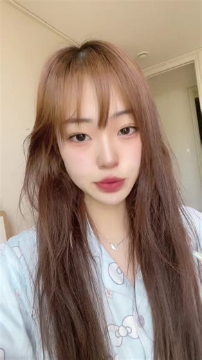 알 수 없는 세계에서의 데이트 경험