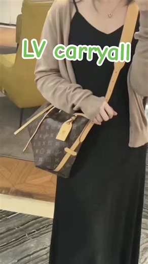 LV carryall这款包包从大发售开始就一直爆火🔥🔥真的很实用的一只包包 非常百搭 容量也很大，女生一定要买一只#lv #carryall #奢侈品#bags #hermèskelly #开箱